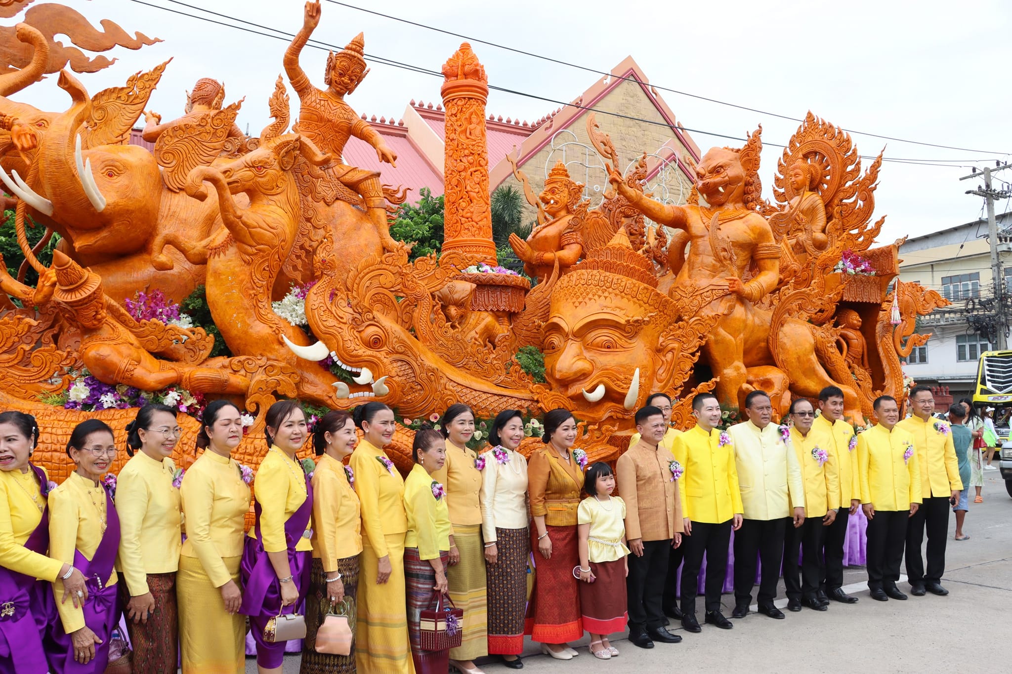 ขบวนสวยงาม แห่เทียนพรรษา อ.ประโคนชัย