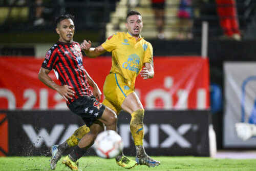 บุรีรัมย์ ยูไนเต็ด บุกเชือดนิ่ม จงอางผยอง 3-0 ทะยานกลับขึ้นจ่าฝูงไทยลีก