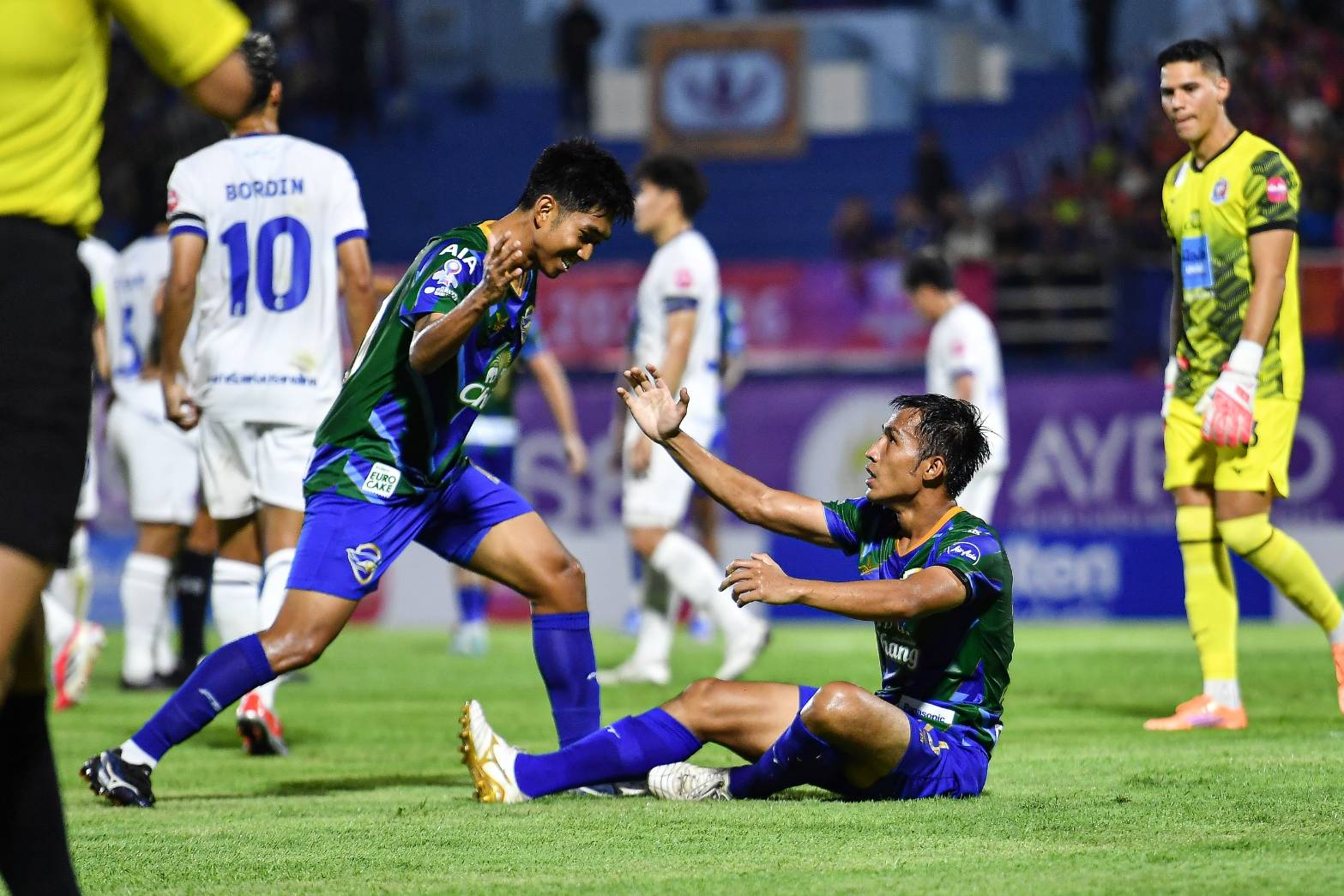 คลิปไฮไลท์ การท่าเรือ เอฟซี 4 – 3 ชลบุรี เอฟซี ฟุตบอลเมืองไทย คัพ 2025/26  รอบรองชิงชนะเลิศ